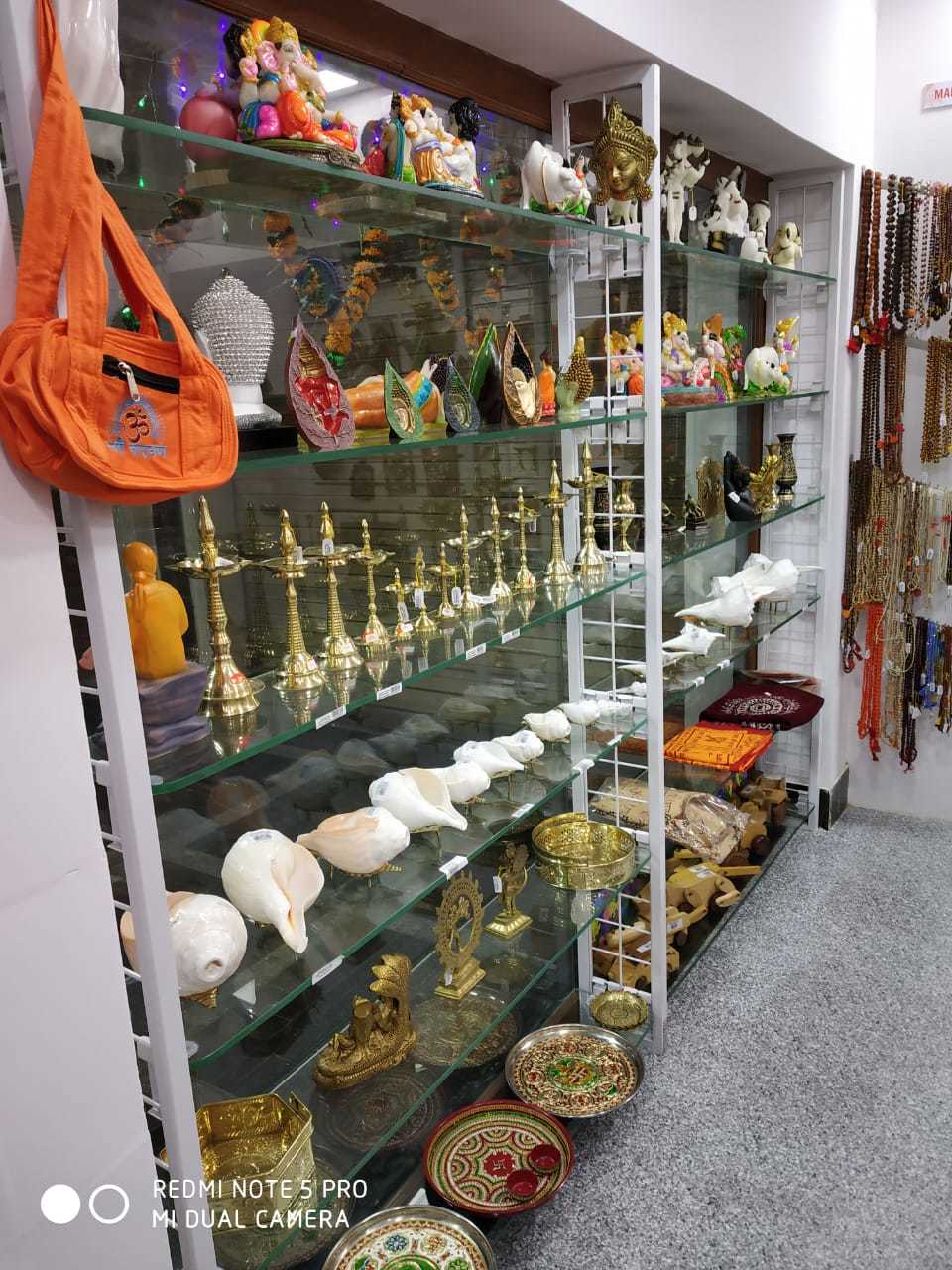 Easily Adjustable And Movable Pillar Racks Glass Shelving Rack