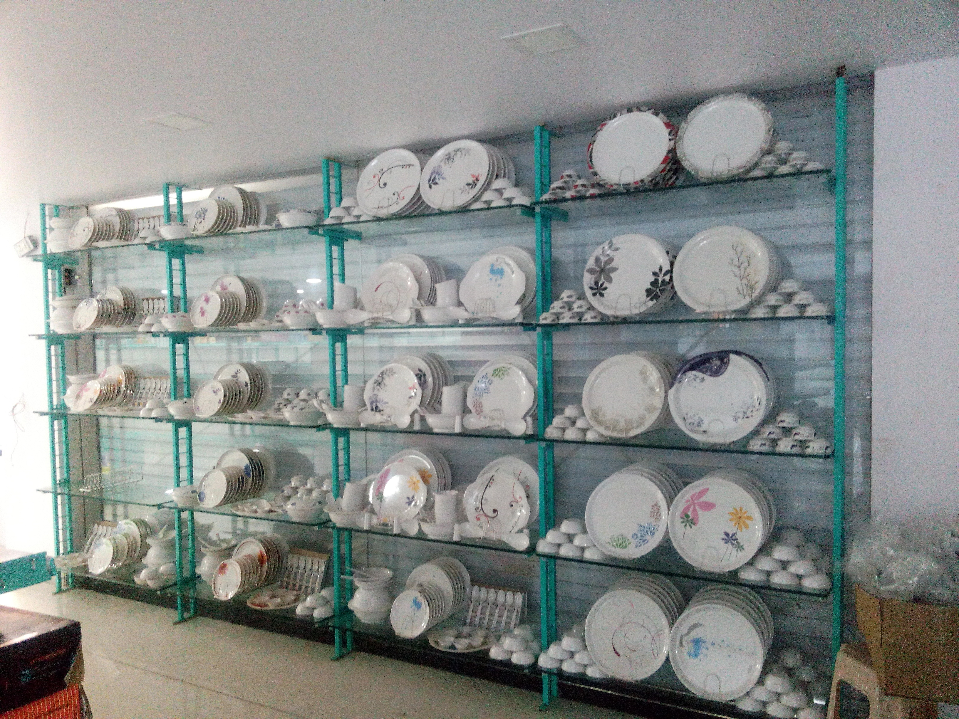 Easily Adjustable And Movable Pillar Racks Glass Shelving Rack