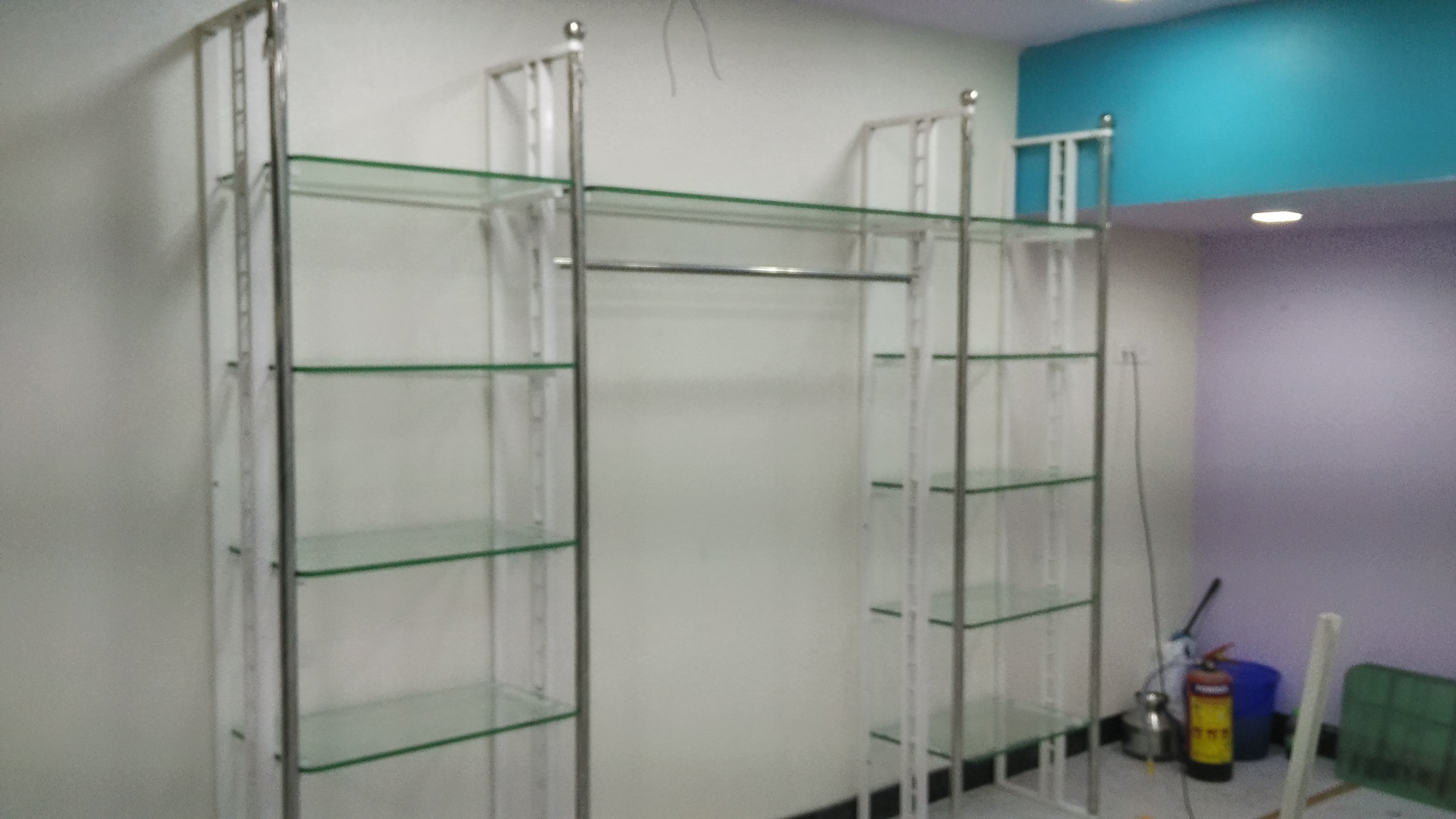 Easily Adjustable And Movable Pillar Racks Glass Shelving Rack