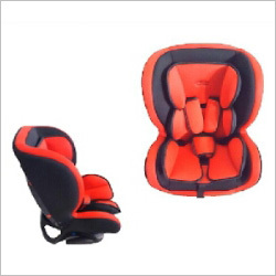 हेड रेस्ट के साथ बेबी कार सीट