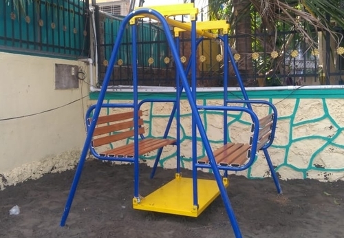  आयरन गार्डन स्विंग