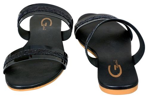 महिलाओं के डिज़ाइनर फ्लैट सैंडल