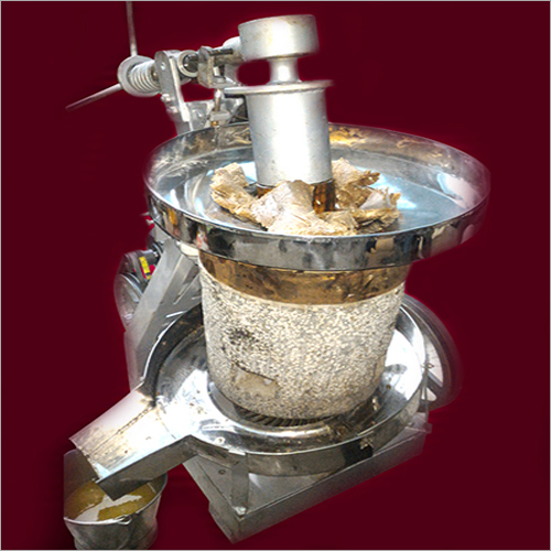 सिंगल फेज स्टोन चेक्कू ऑयल एक्सट्रैक्शन मशीन