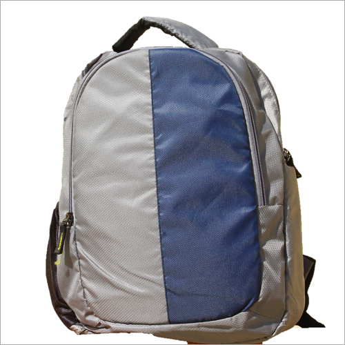 अलग-अलग रंगों में उपलब्ध टू ज़िपर बैकपैक