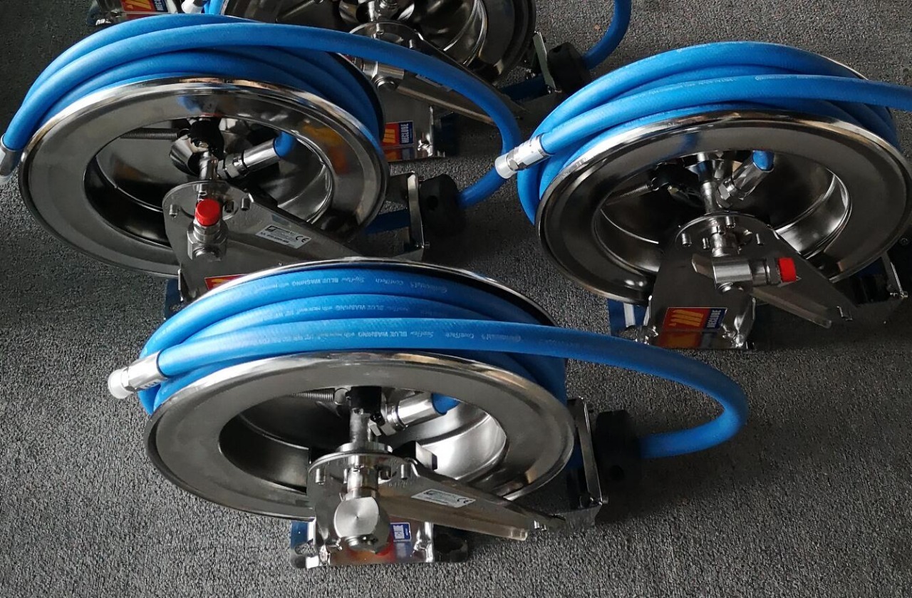 Water Hose Reel - Color: Black / Red / Blue