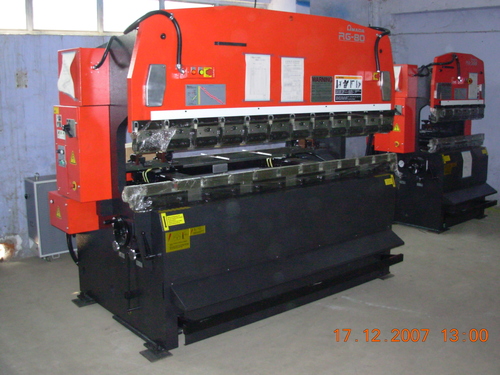 CNC मोड़ने की सेवाएँ