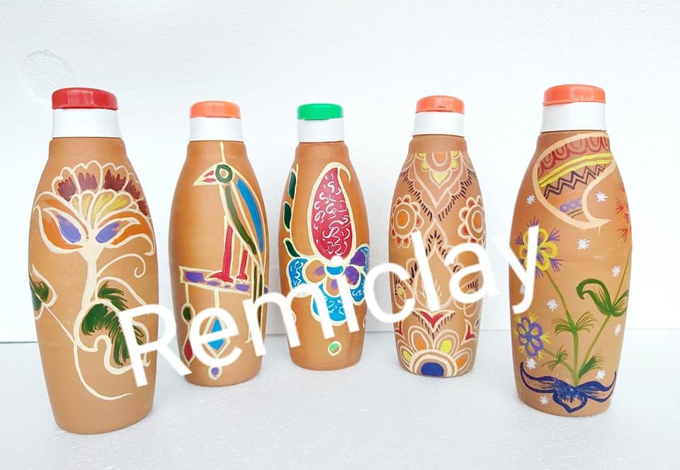 Terracotta Clay Designer Water Bottle - 1l | 100% Organic Clay, Beautiful Crafting, Natural Cooling, Health Benefits