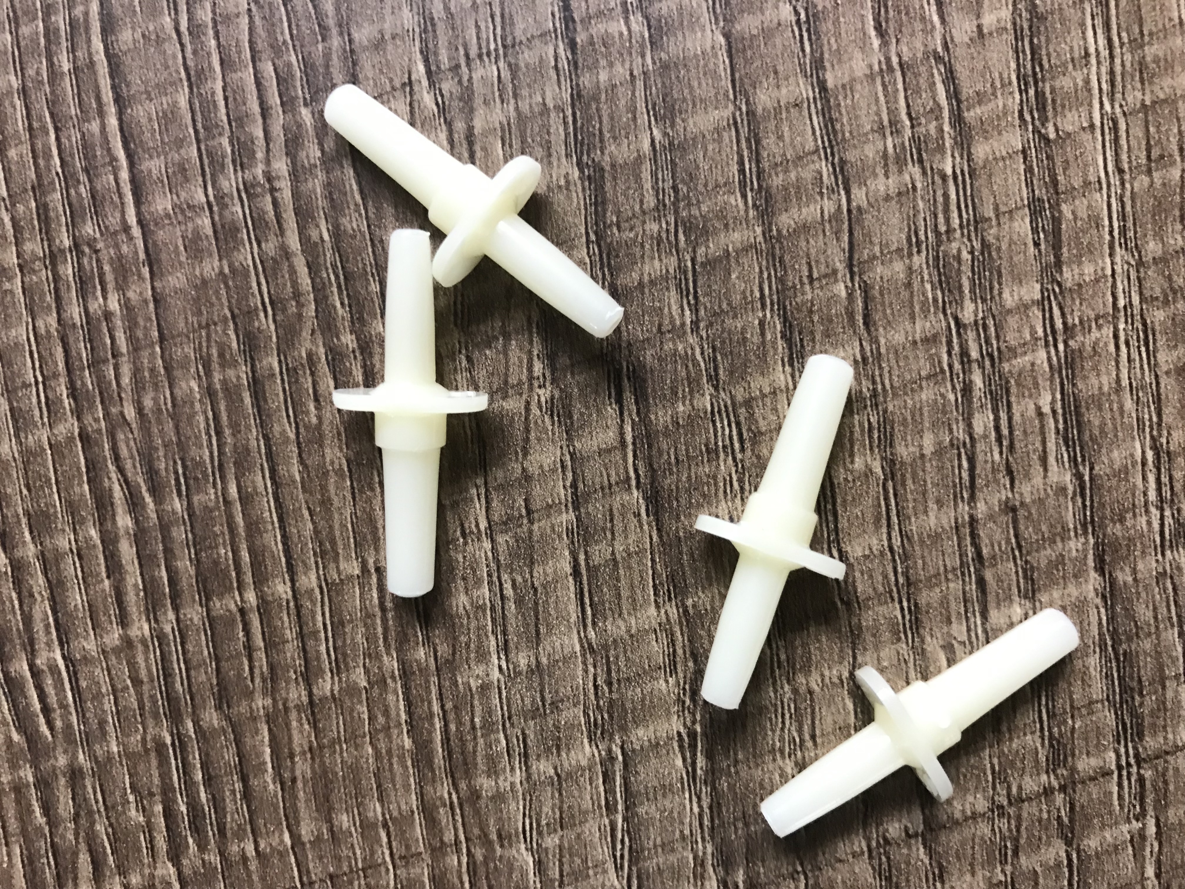 Adaptor Pp - Plastic Injection Molded, Transparent Male Fitting With Multiple Cavities, Best Precision For Medical Devices