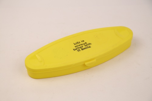 हर्षित पेंसिल बॉक्स