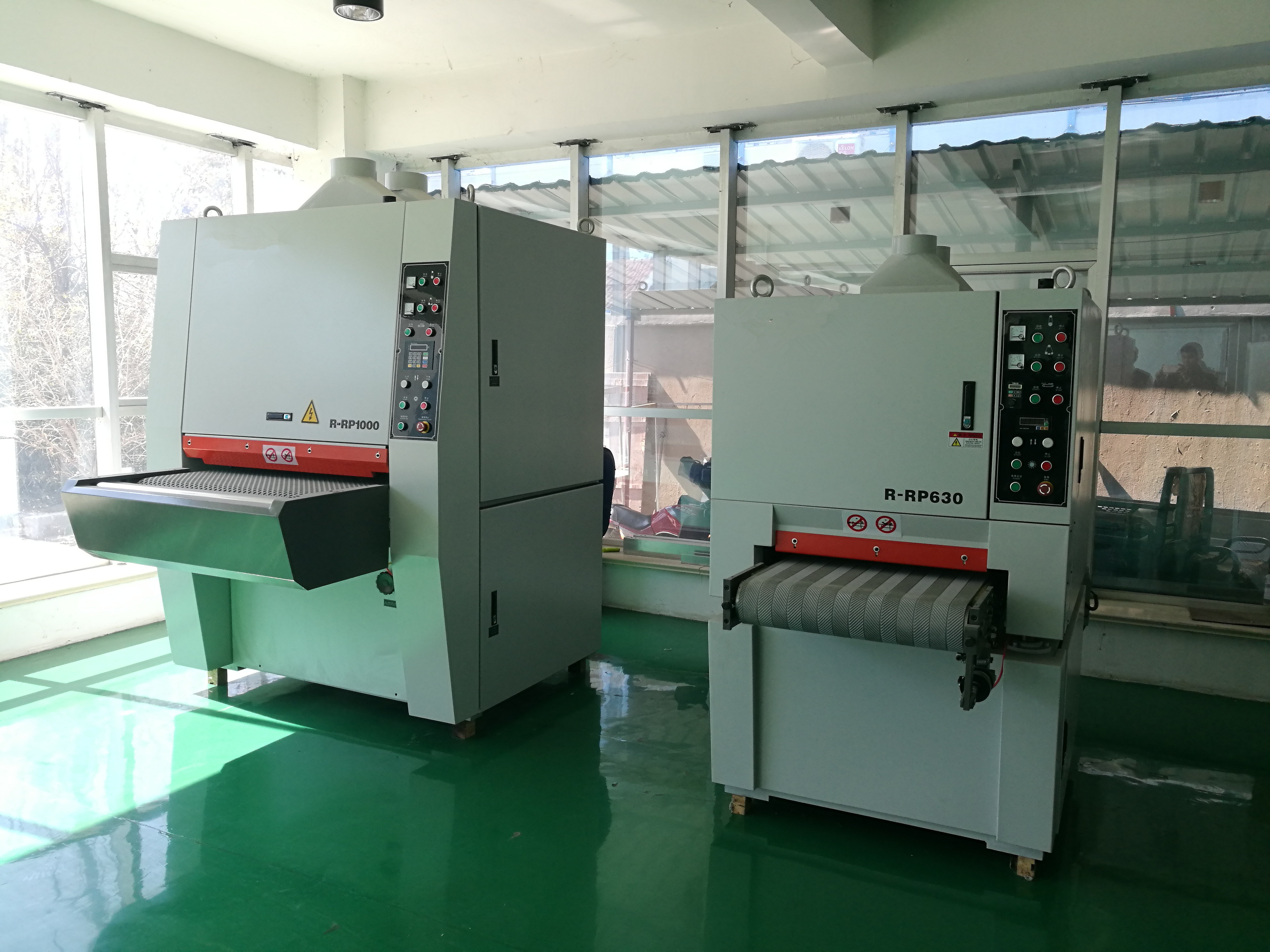 Two-head Wide Belt Sanding Machine Dimension(l*w*h): 2100*1560*2100 Millimeter (Mm)