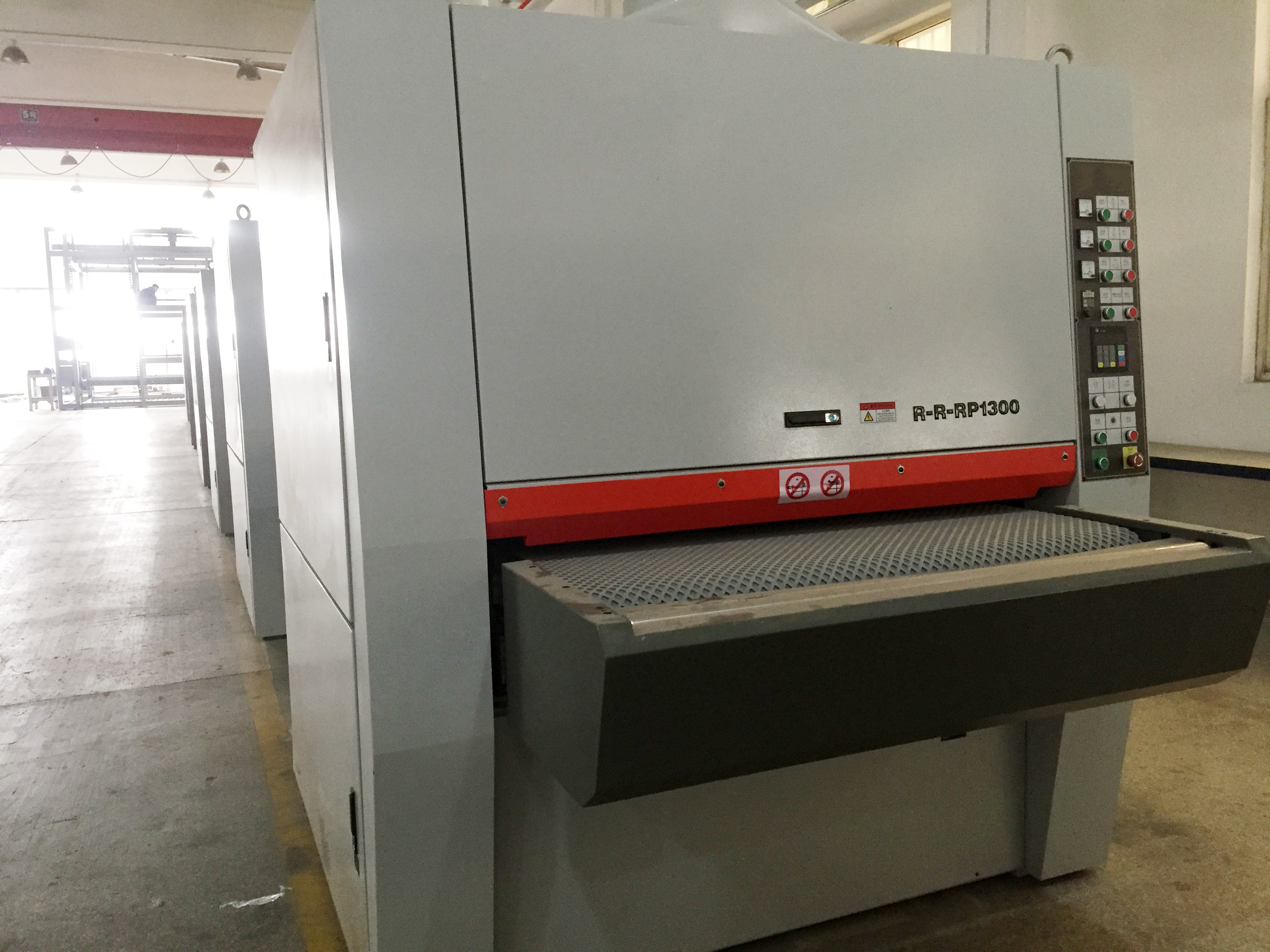 Three Sanding Unit Wide Belt Sanding Machine Dimension(l*w*h): 2400*2530*1980 Millimeter (Mm)