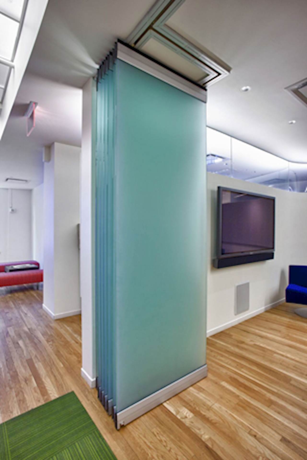 Glass Movable Walls - 12mm Toughened Tempered Glass, 600-1200 Mm Panels Height 3.5 Meters | Transparent, Single Glazed, Smooth, Pivot Door Opening, Heavy Duty Aluminum Track