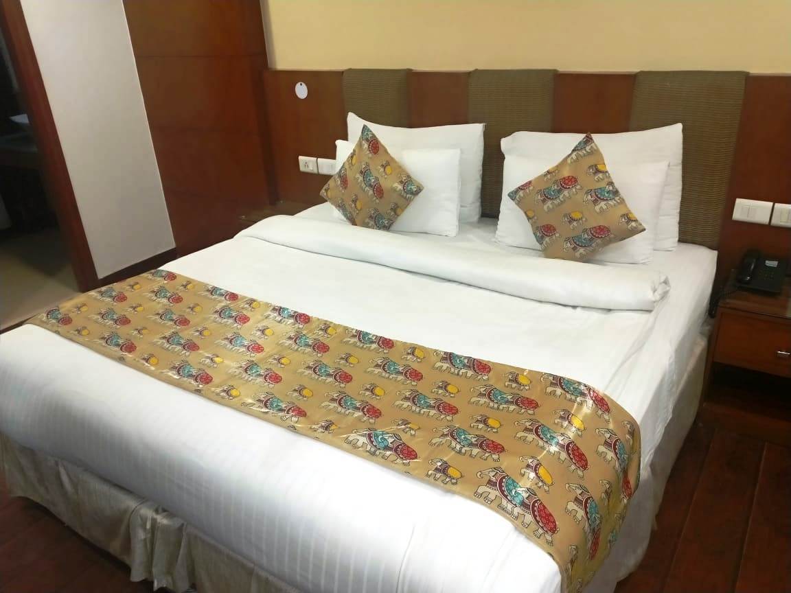 All Customized Bed Runners