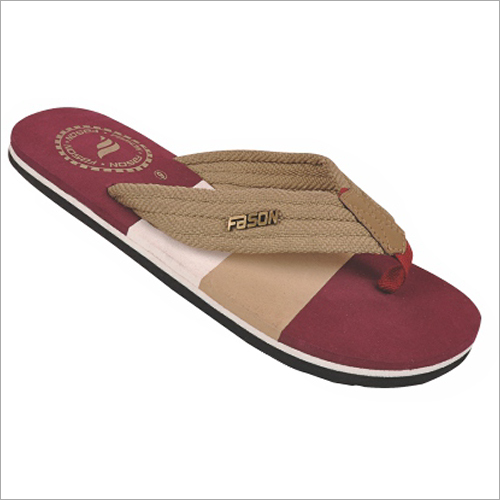 म्यूटिकलर 7X10 इंच पुरुषों के मेहरून और बेज डिज़ाइनर स्लिपर में उपलब्ध