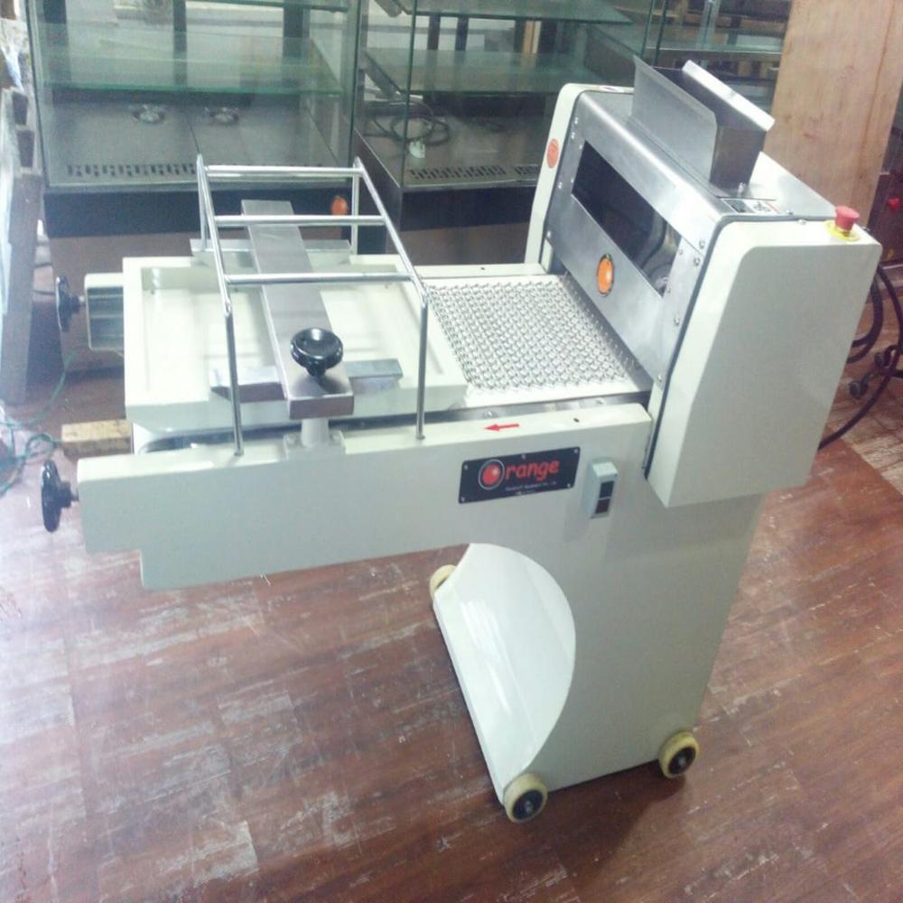 Dough Moulder Small - Automatic Grade: Semi Automatic