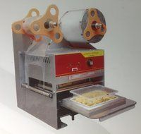  अर्ध स्वचालित आयताकार ट्रे सीलिंग मशीन 