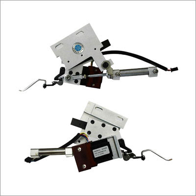 लूपिंग डिवाइस कढ़ाई मशीन