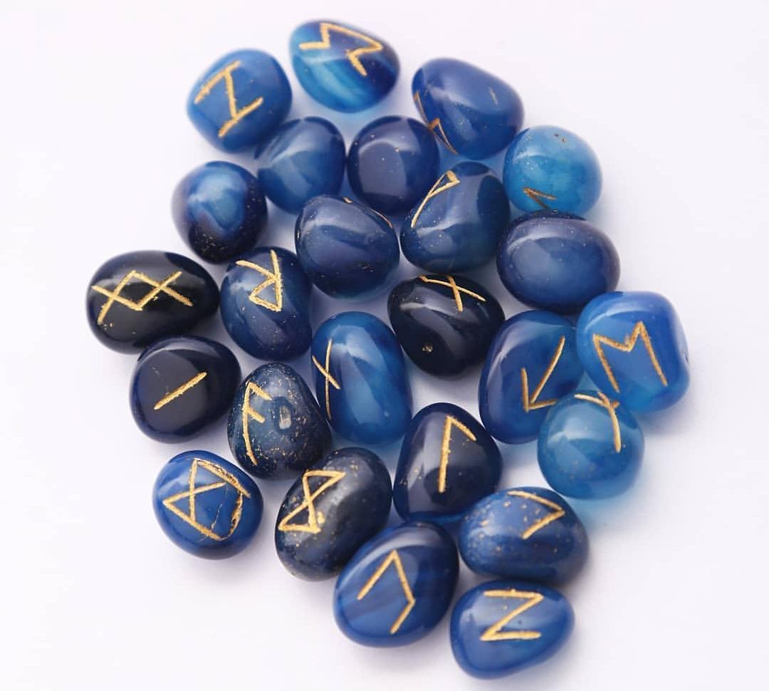 Agate Aqwa Rune Sets - Natural Agate, Small Size, Blue Color | Round Brilliant Cut, Grade A, Very Attractive Design