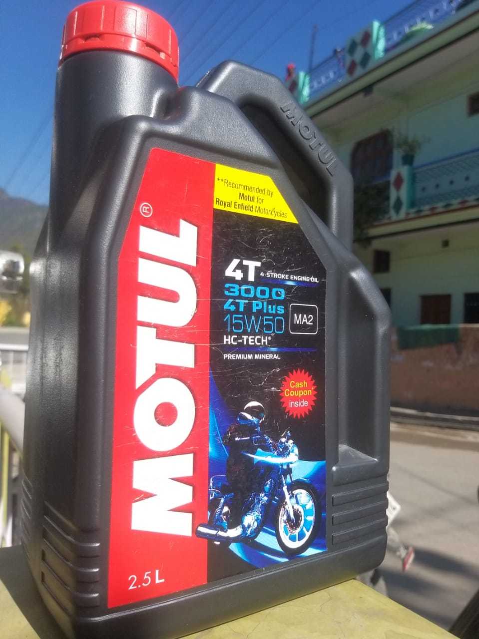 Motul Engine Oil - Lubricant For Royal Enfield , High Performance, Extreme Temperature Resistance, Reduces Noise And Wear