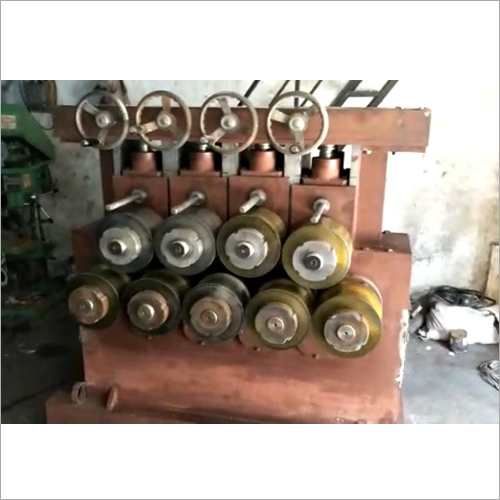 भारी ड्यूटी मेटल स्ट्रेटनिंग मशीन