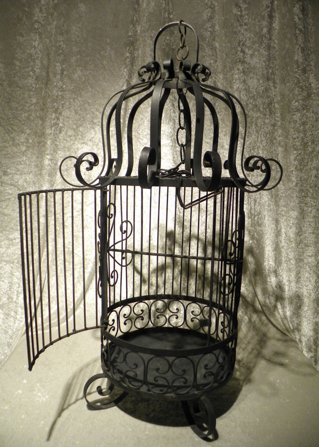 Prevue Large Black Flight Bird Cage Dimension(l*w*h): 31" X 20.5" X 53"