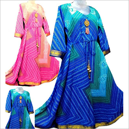 जॉर्जेट में बैंडेज़ गाउन