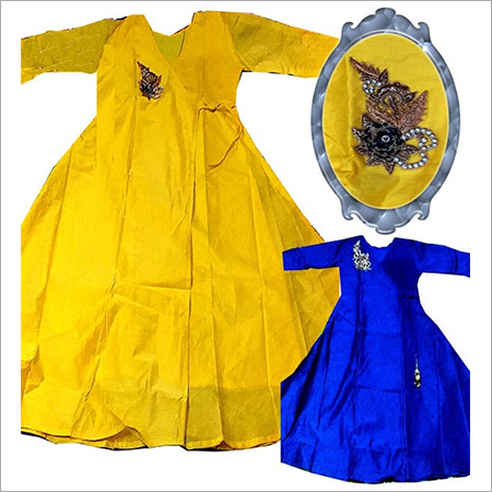 चंदेरी सिल्क हैंड एम्ब्रॉएडरी डबल लेयर कुर्ती