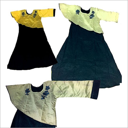 चंदेरी सिल्क रफ़ल इंडो वेस्टर्न कुर्ती हैंड एम्ब्रॉएडरी के साथ