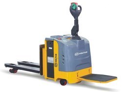 2.0t Capacity Power Pallet Trucks Bpot With Charger. Fork Length: 570 Millimeter (Mm)