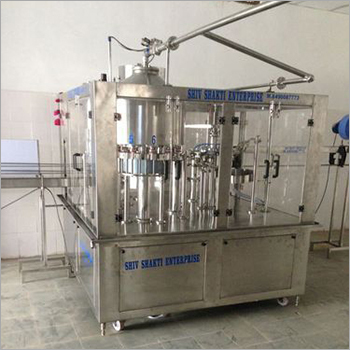 पालतू बोतल भरने की मशीन