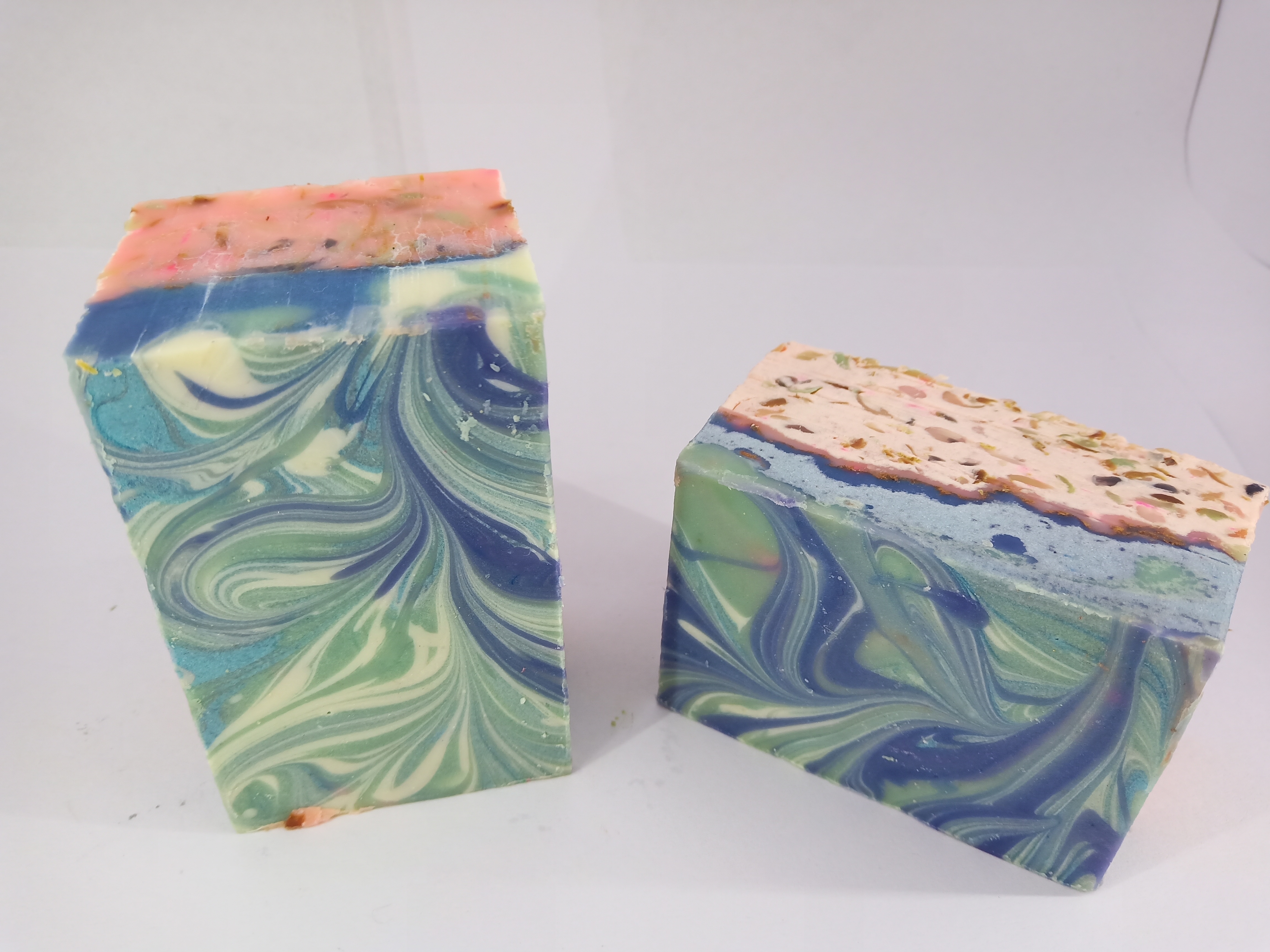 Coffee Exfoliating Handmade Soap - 100g Bar, Natural & Chemical Free, Highly Moisturising With Olive & Vegetable Oils, Aromatic Floral & Fruity Notes