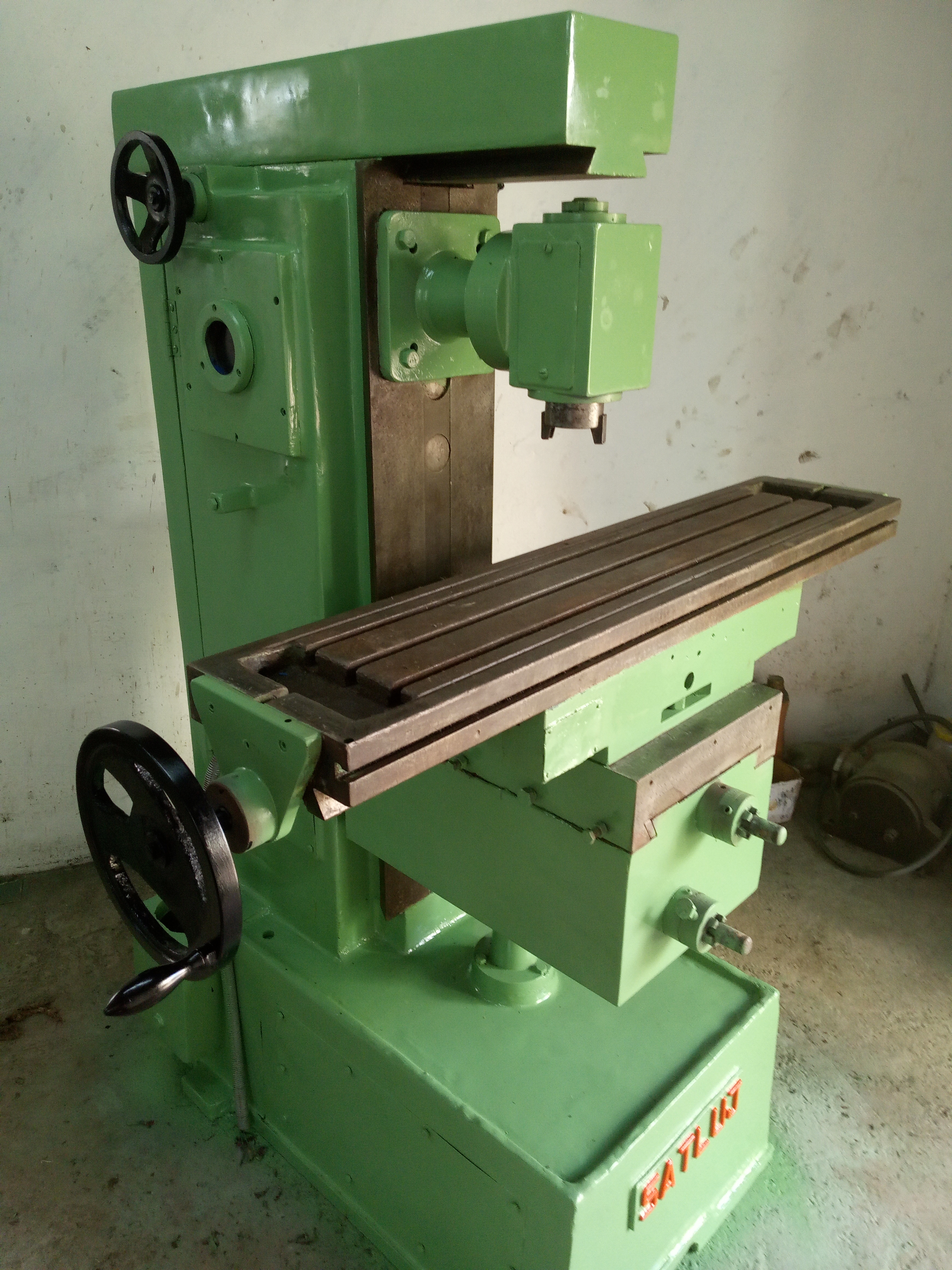 Industrial Universal Milling Machine