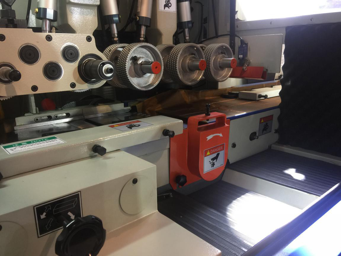 Wood Four Side Planer Machine Dimension(l*w*h): 2950*1500*1600 Millimeter (Mm)