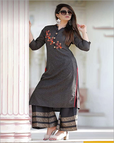 मल्टीकलर फैंसी पलाज़ो कुर्ती सेट में उपलब्ध है