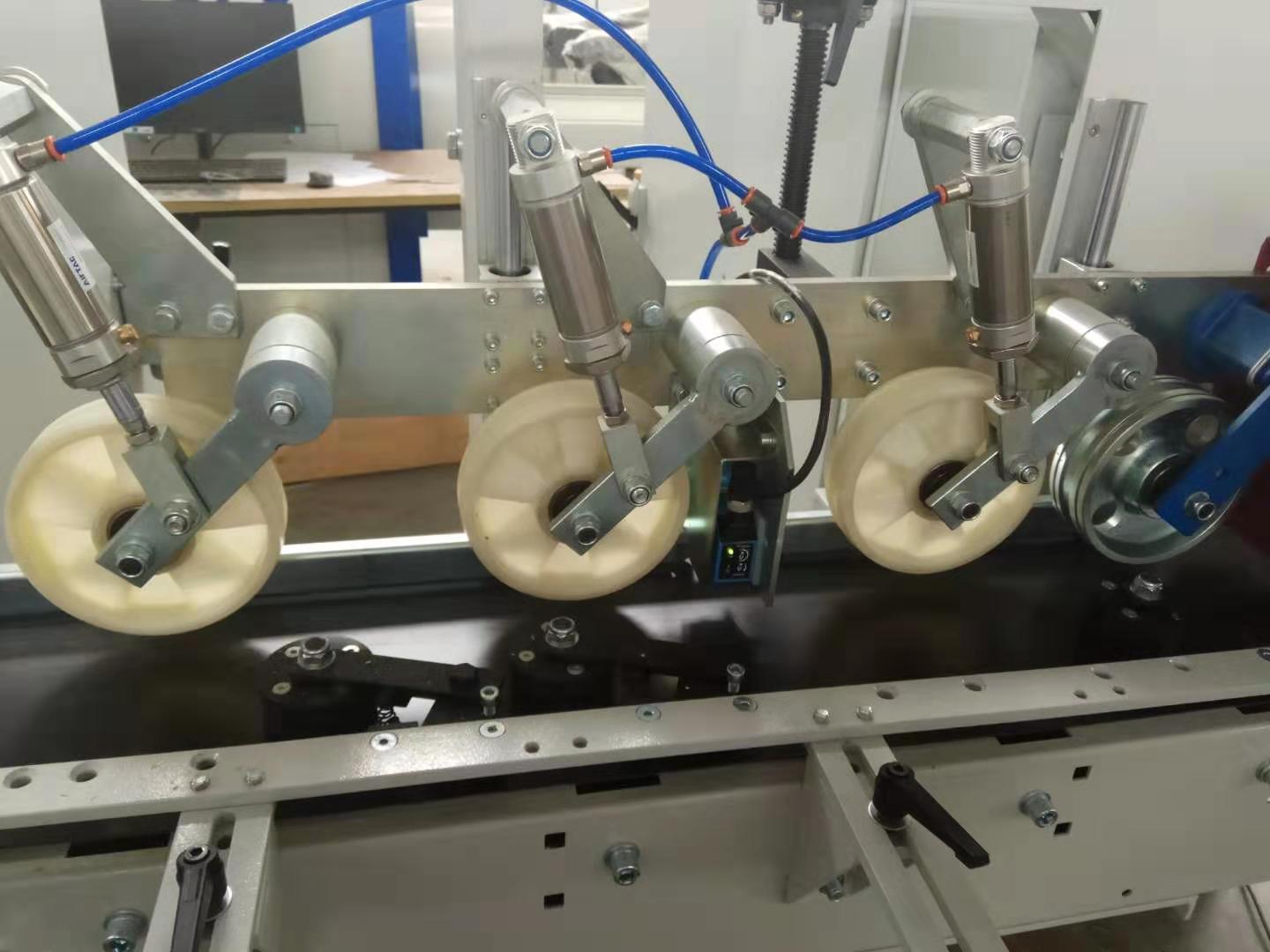 Hc200xp Optimizing Cross Cut Saw Machine - 300mm Cutting Length, 500mm Blade Diameter | Plc Controlled, Automatic Horizontal Saw With 12kw Motor And Touch Screen Display