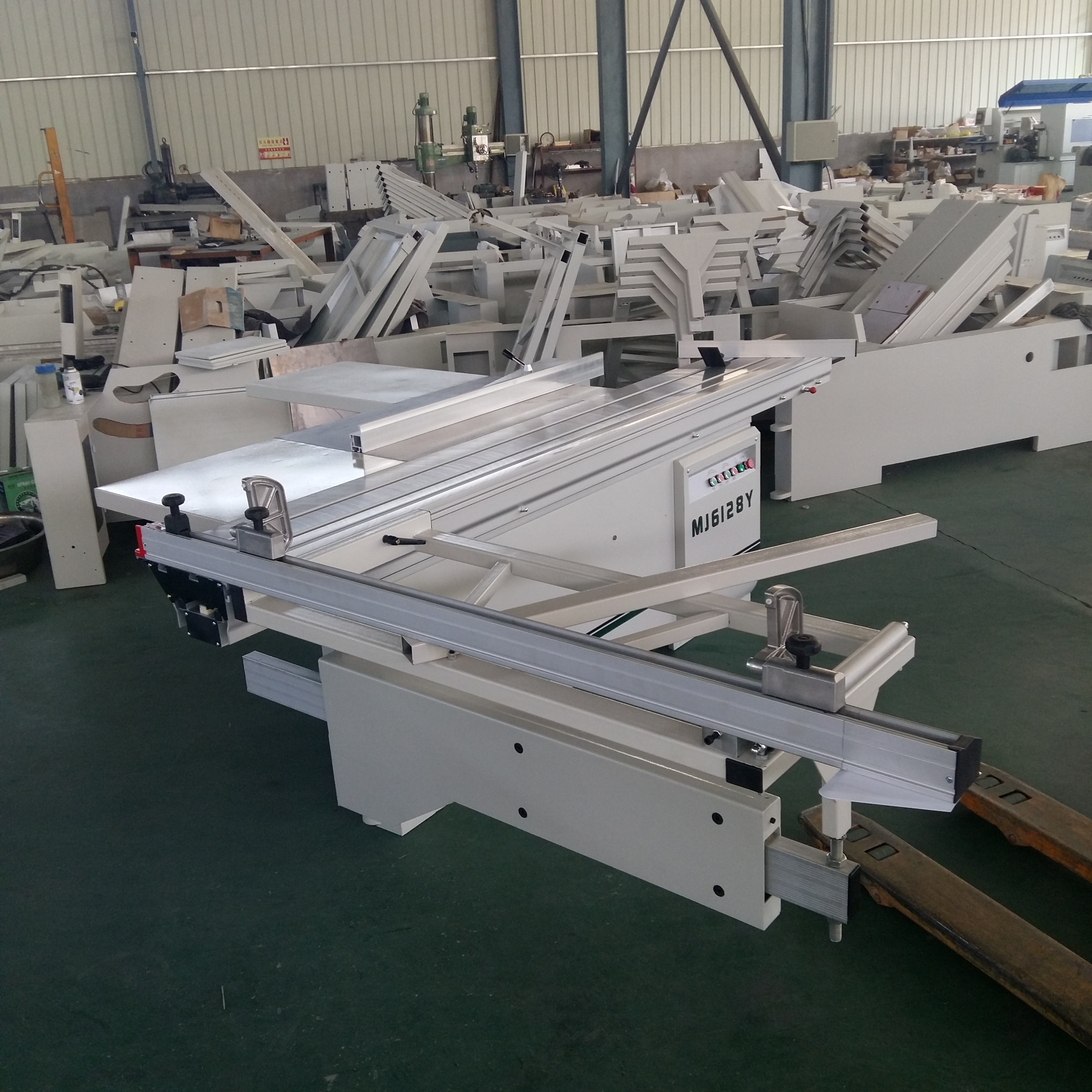Single Rip Saw Dimension(l*w*h): 2850*3150*900 Millimeter (Mm)