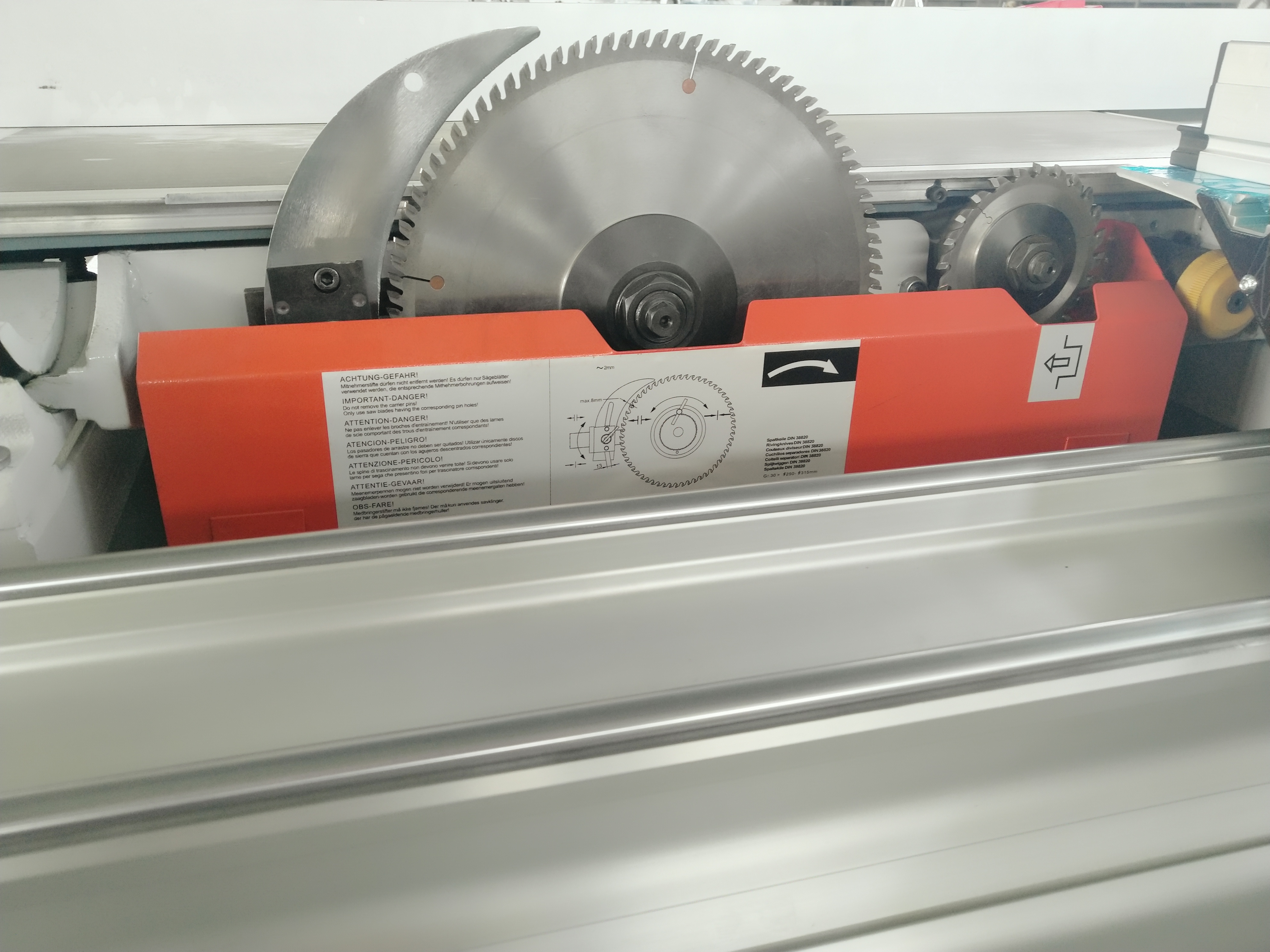 Precision Electric Lift Sliding Table Panel Saw