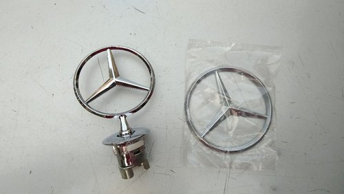 Mercedes-benz Bonnet Logo Or Diggi Logo