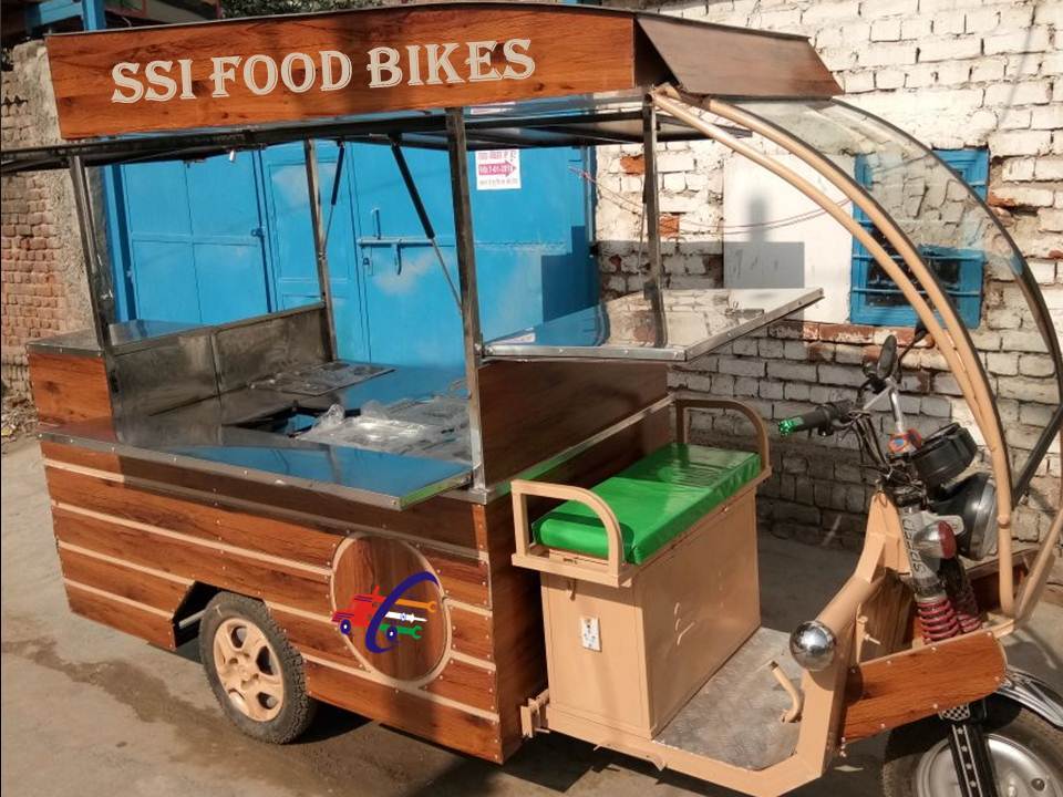 Battery Rickshaw Food Stall Gross Weight: 550 Kilograms