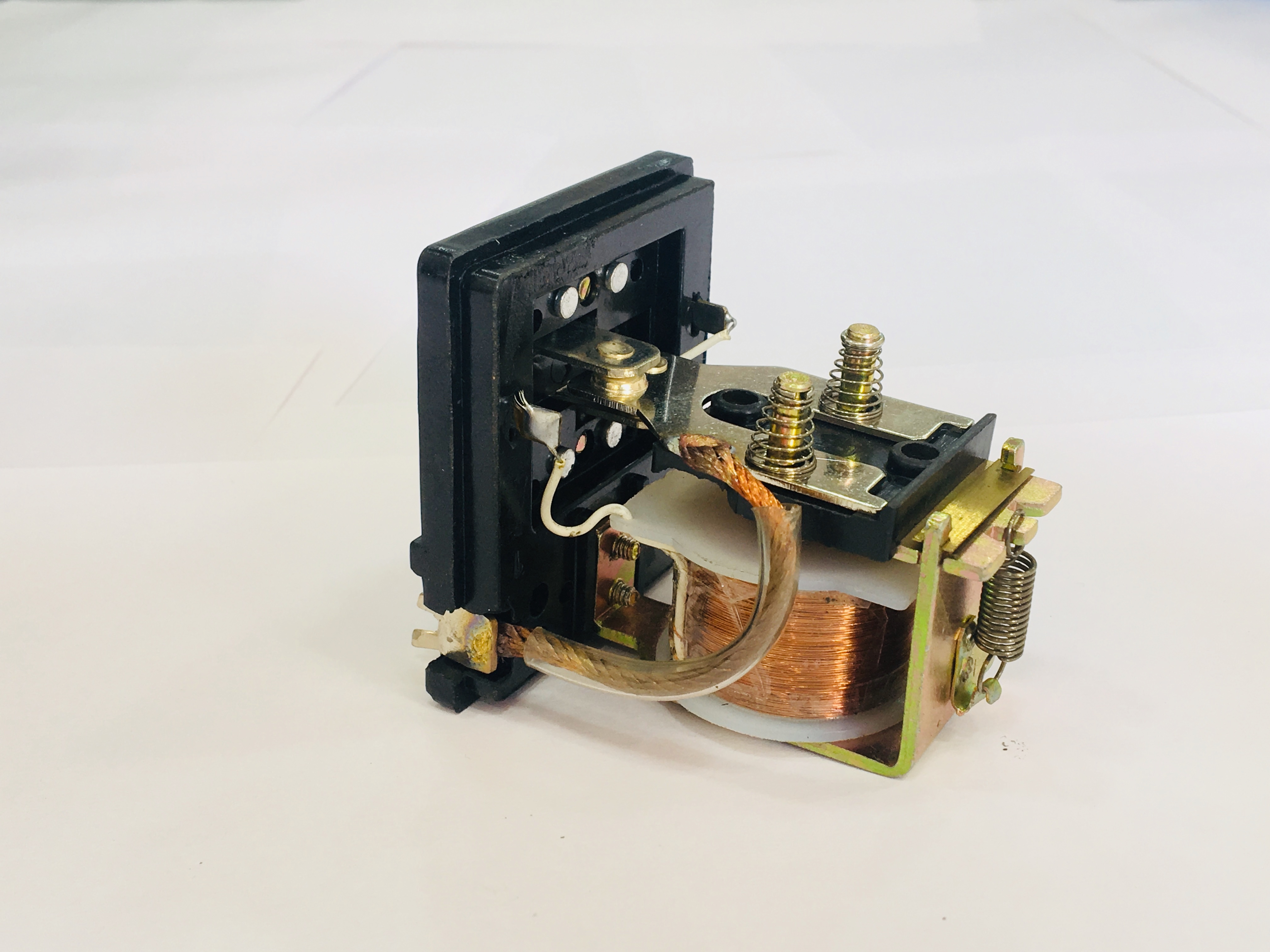 Brown 25a 12v Relay ( Erb-25)