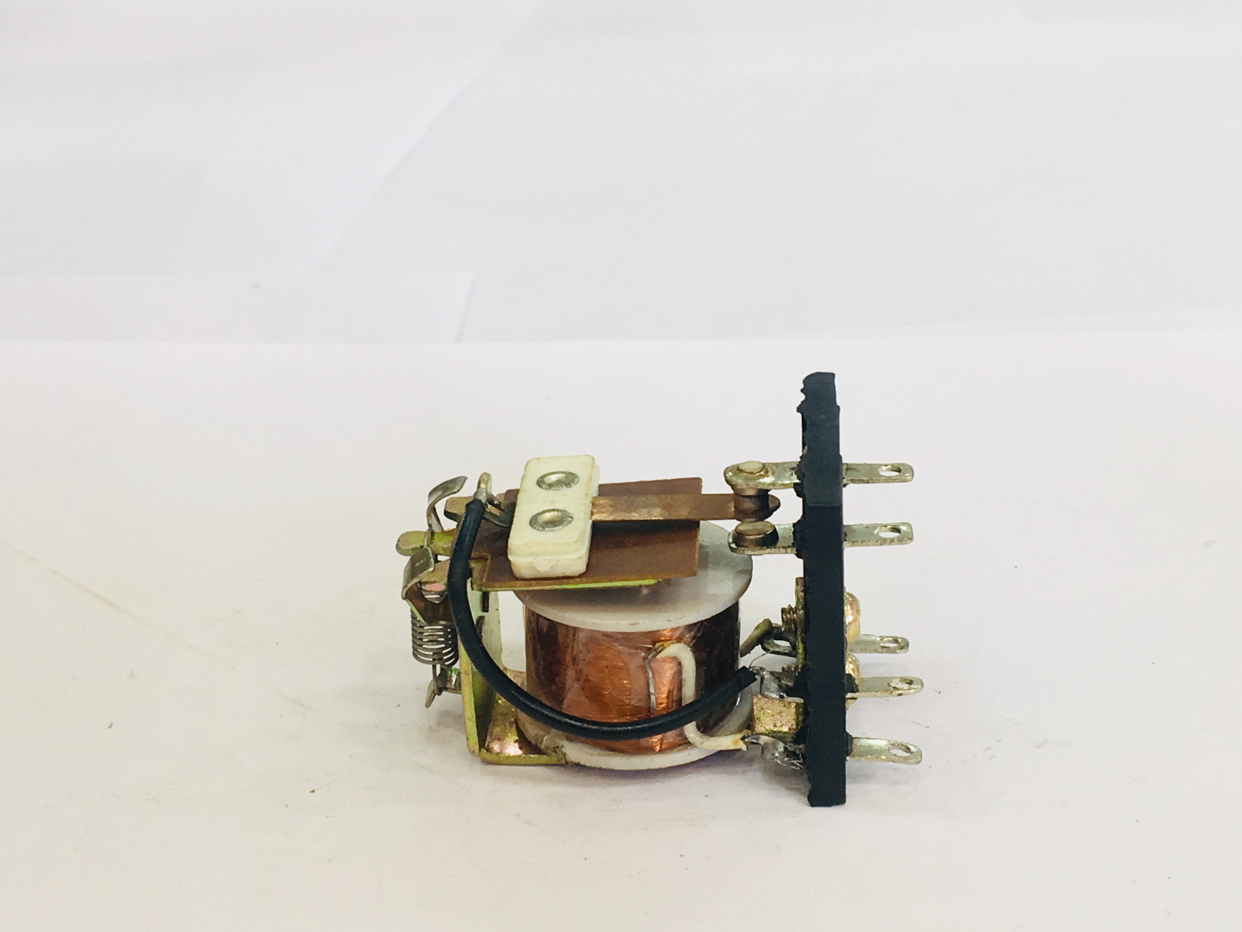 5a 12v Relay (Er-5) Coil Voltage: 240 Volt (V)