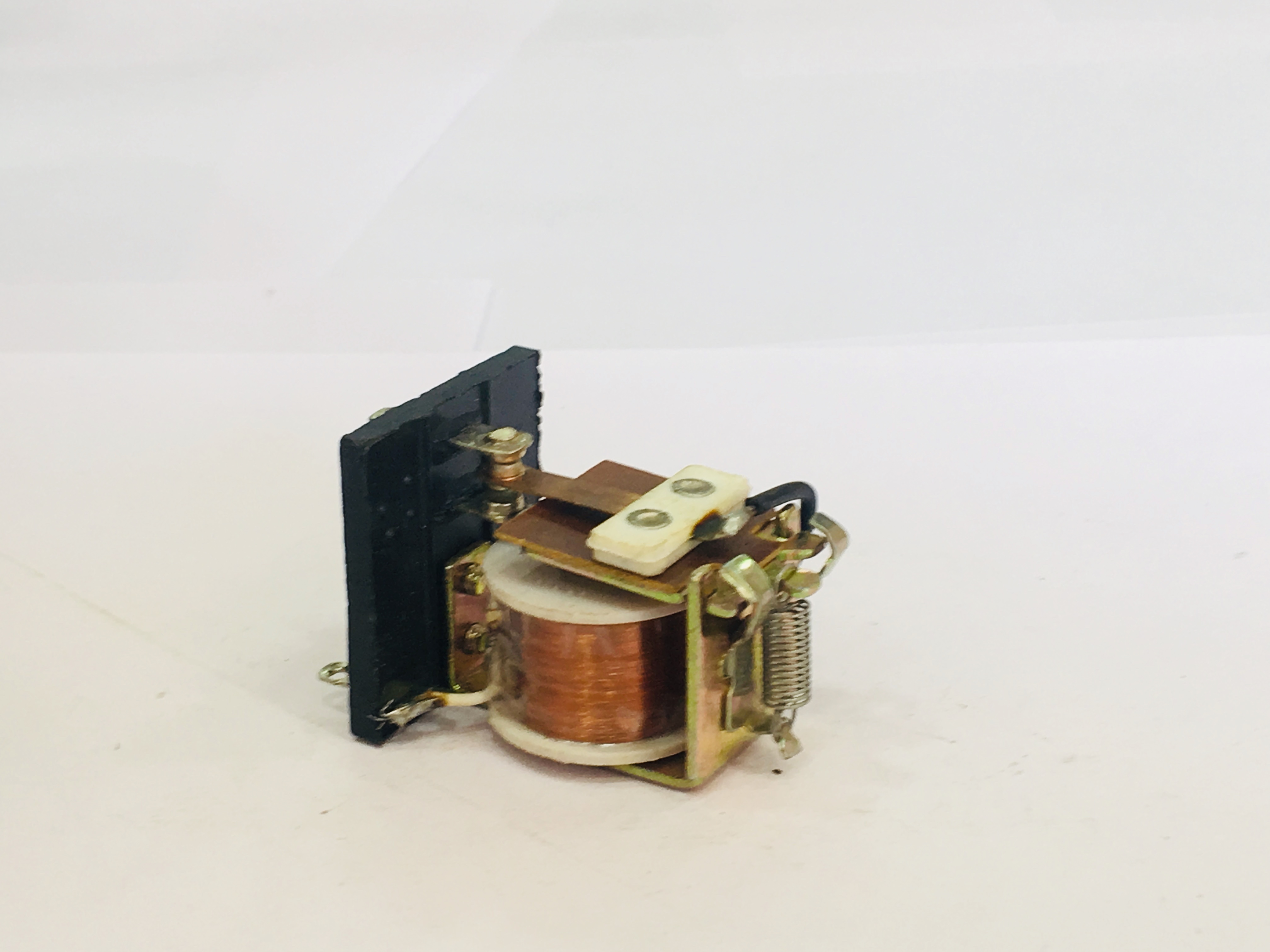 5a 12v Relay (Er-5) Coil Voltage: 240 Volt (V)