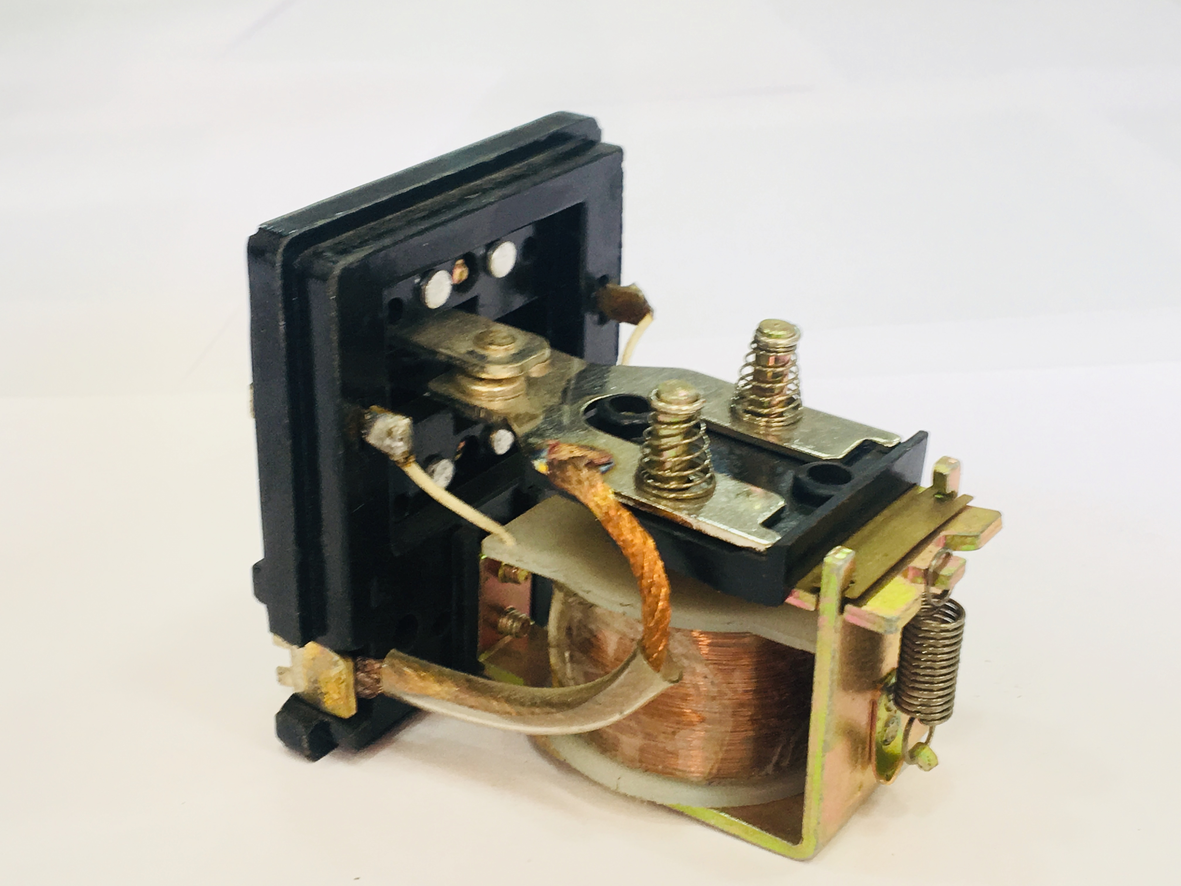 Brown 30a 12v Relay ( Erb-30)
