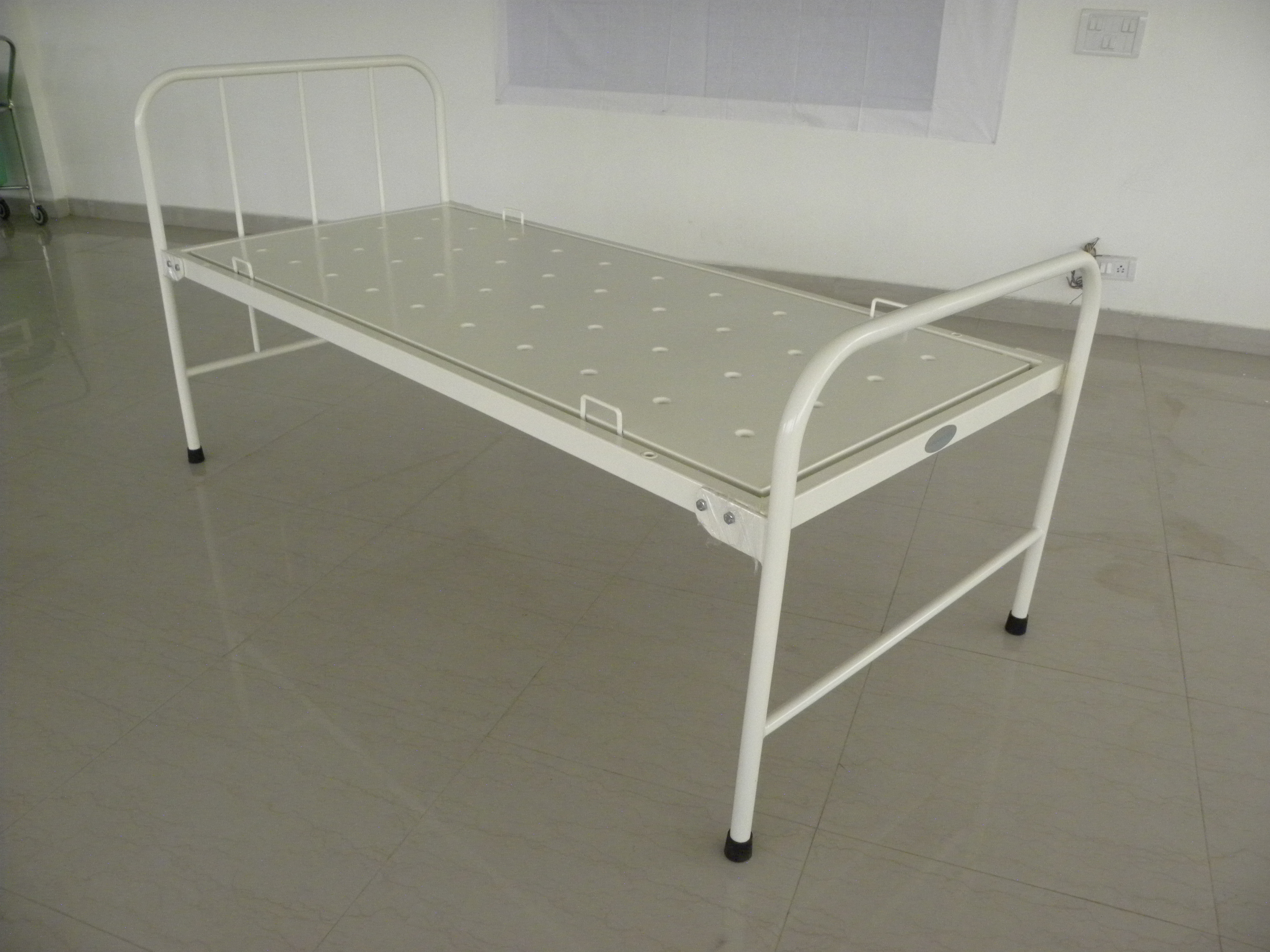 Hospital General Bed - Color: White