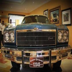 ऑटोमोबाइल नाम प्लेट्स