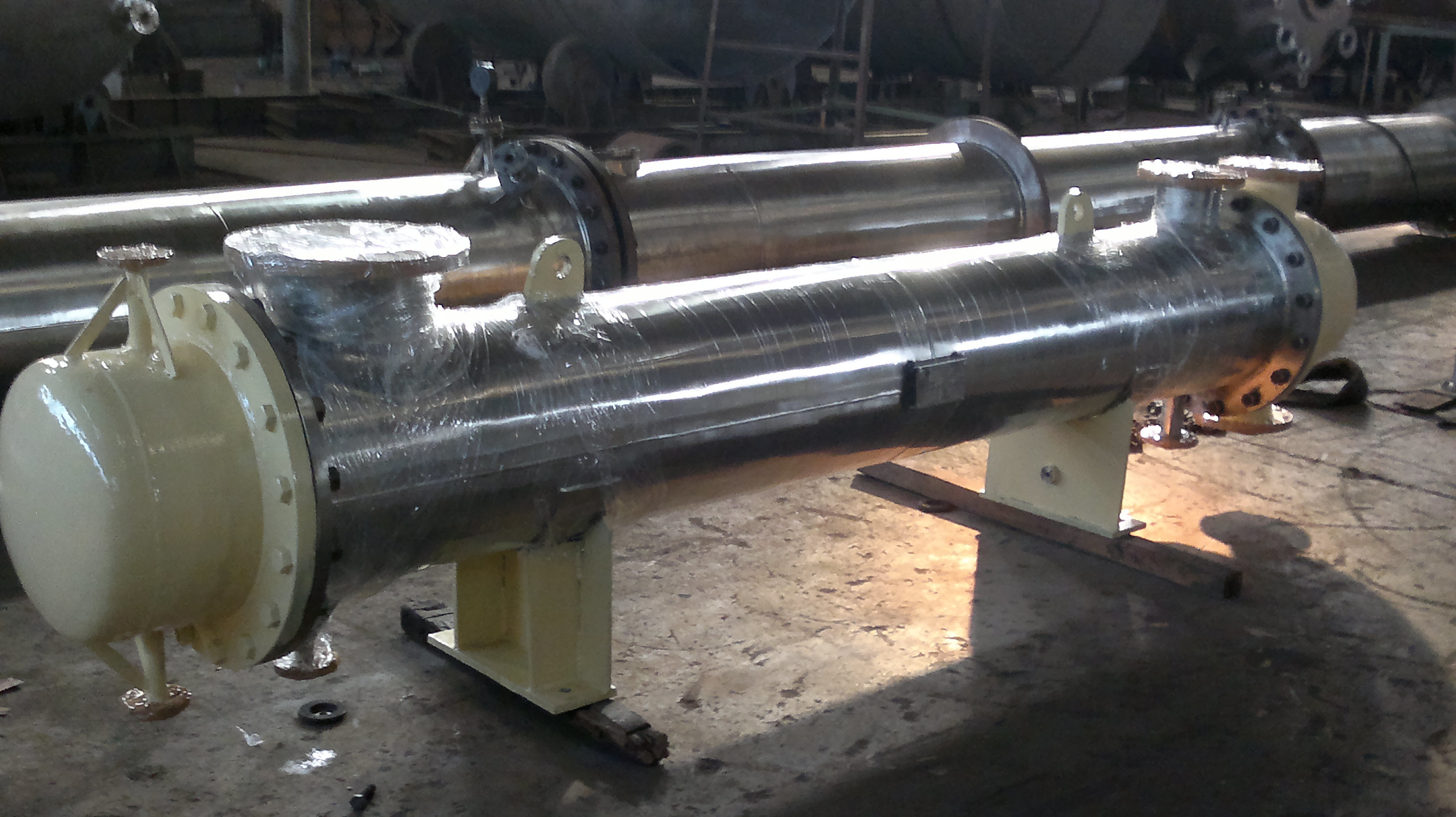 Heat Exchangers - Stainless Steel, 250 M , Shell & Tube Type With Multi Passes, Double Groove Tube Sheet, Expanded Tubes, U Tube Design