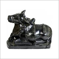 नंदी की संगमरमर की मूर्ति