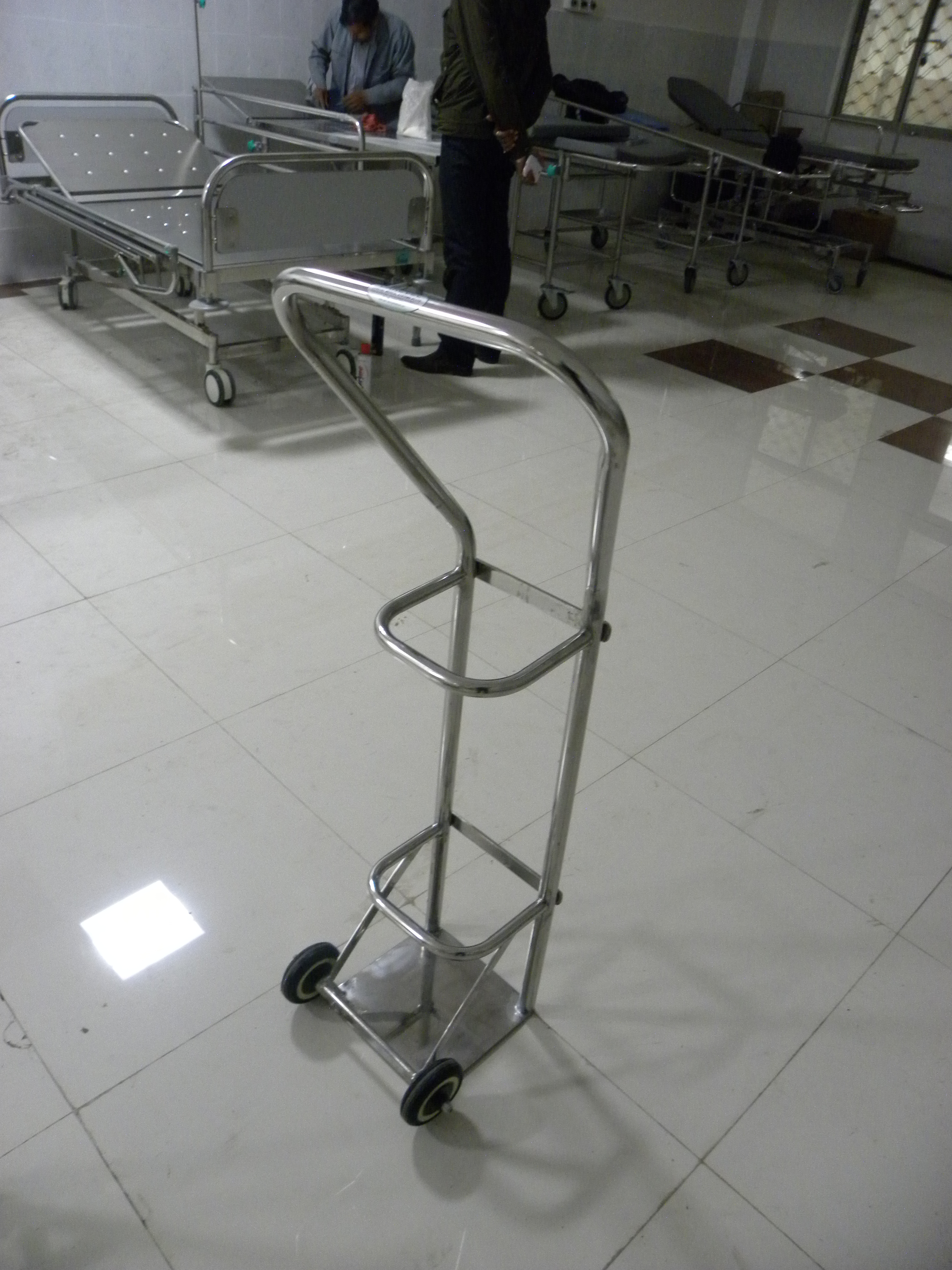 Ms Small Cylinder Trolley Dimension(l*w*h): 435 X 435 X 1040 Millimeter (Mm)