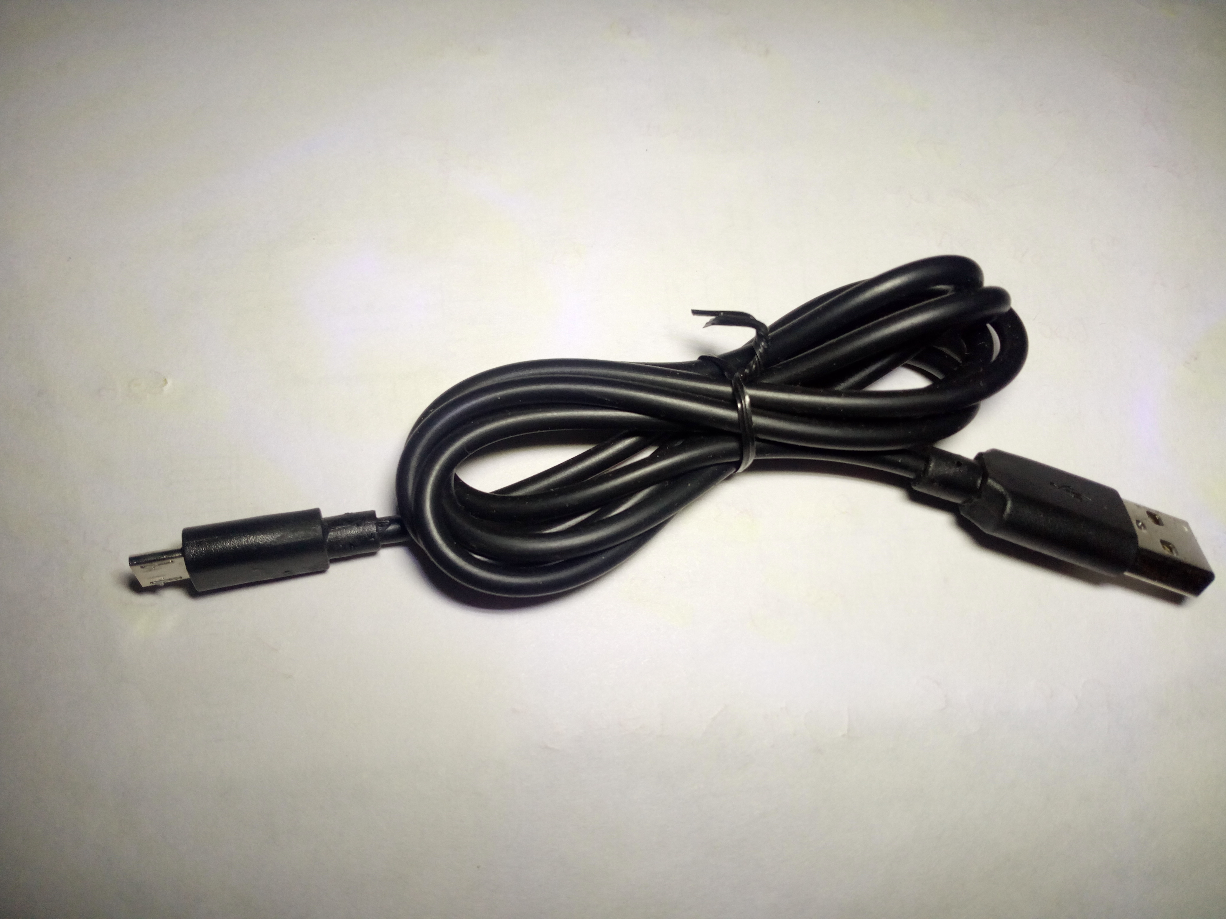 Mobile Charger 1.0a Single Usb - Poly Carbonate, 5v Output Voltage, Black/white Color , 1a Output Current, 2 Pin Socket, 6 Months Warranty