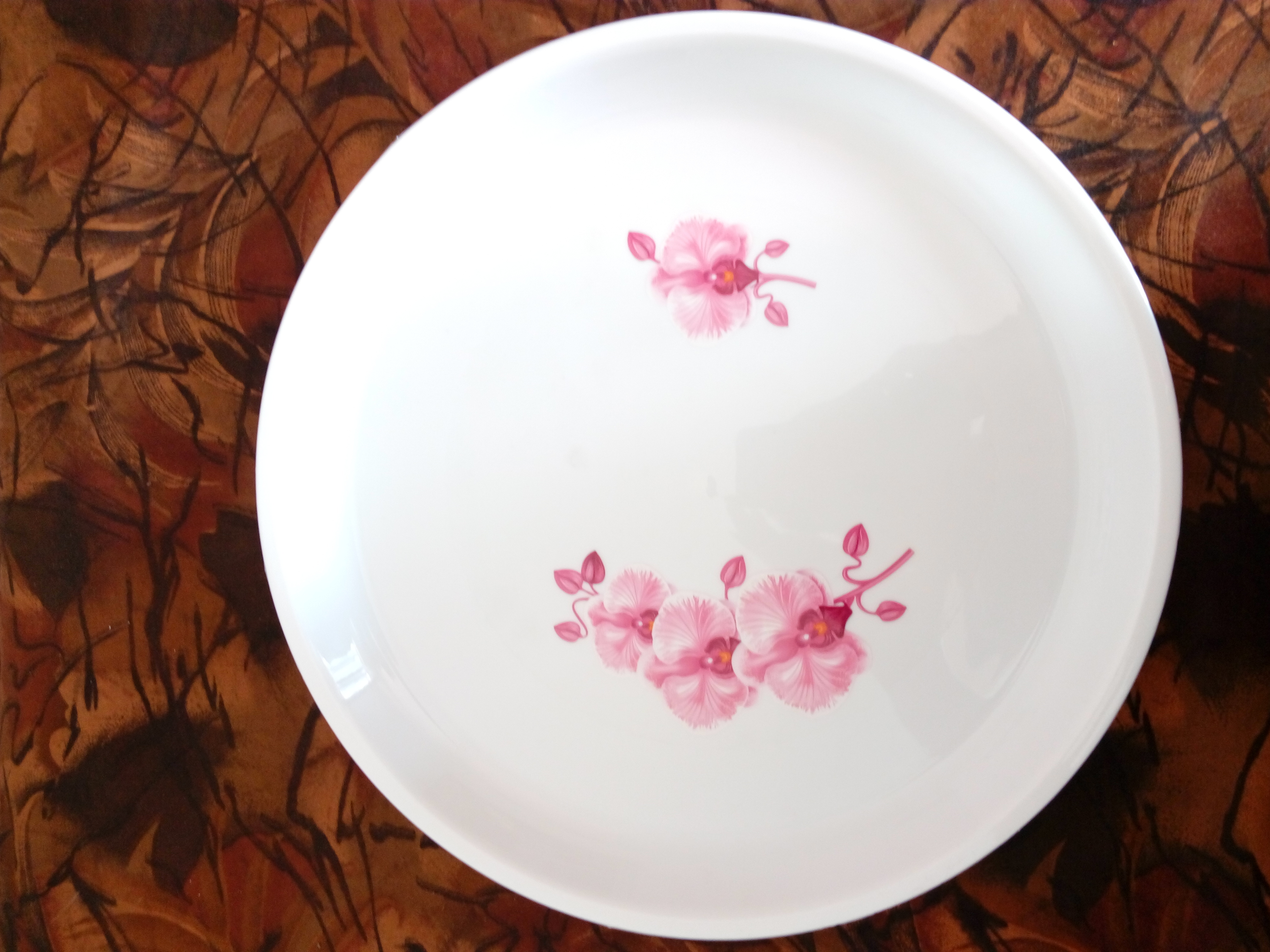 Plastic Dinnerware - Plastic Material, Round Shape, Color As Per Requirement | Rigid Hardness, 300 Grams Weight, Perfect For Weddings And Social Gatherings